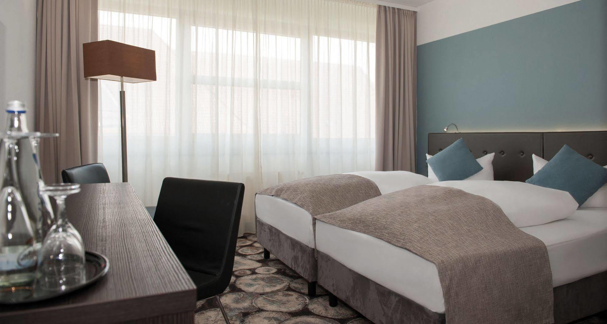 Victor'S Residenz-Hotel Berlin Tegel Zewnętrze zdjęcie